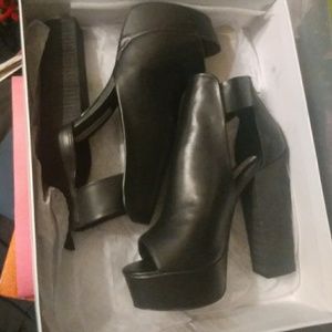 Size 7Steve Madden black leather stop otf lowball